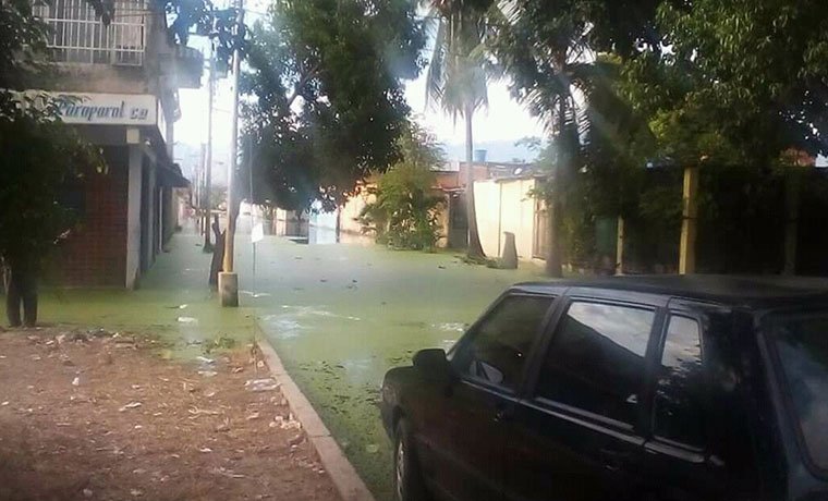 CaraotaDigital's tweet photo. Habitantes de #Paraparal denunciaron amenazas del #Psuv tras pedir ayuda https://t.co/MsLb6RDpFm https://t.co/Qlwk6ChMu9