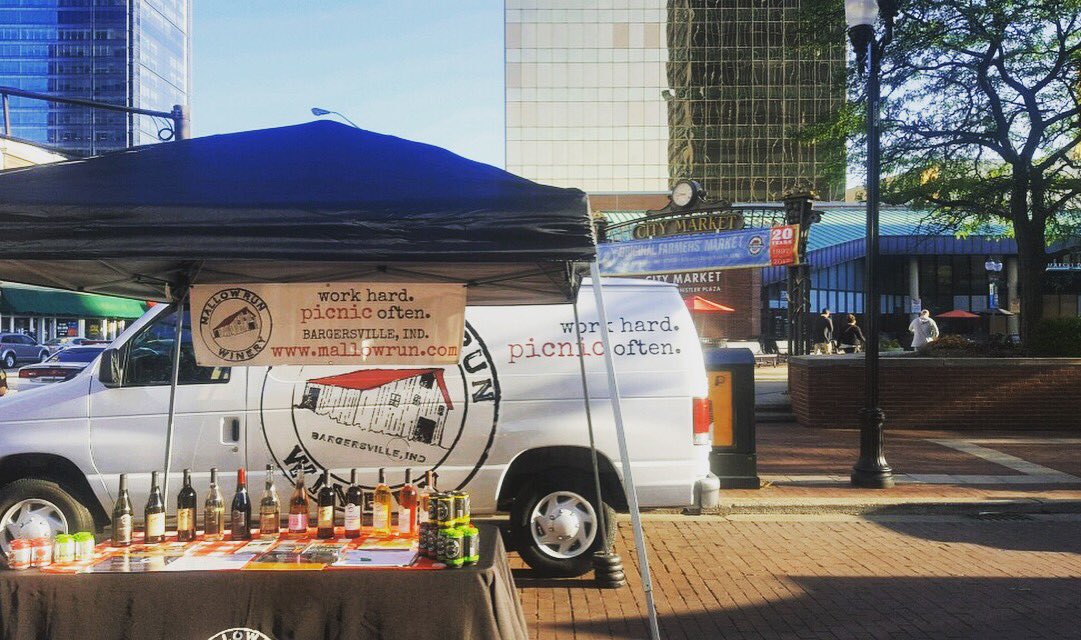 We ❤️ Wednesdays downtown! <a href="/indycm/">Indianapolis City Market</a> Farmers Market today 9:30-1:30 -grab some MR wine/cider to pair w/ your farm fresh goodies! #mallowrun