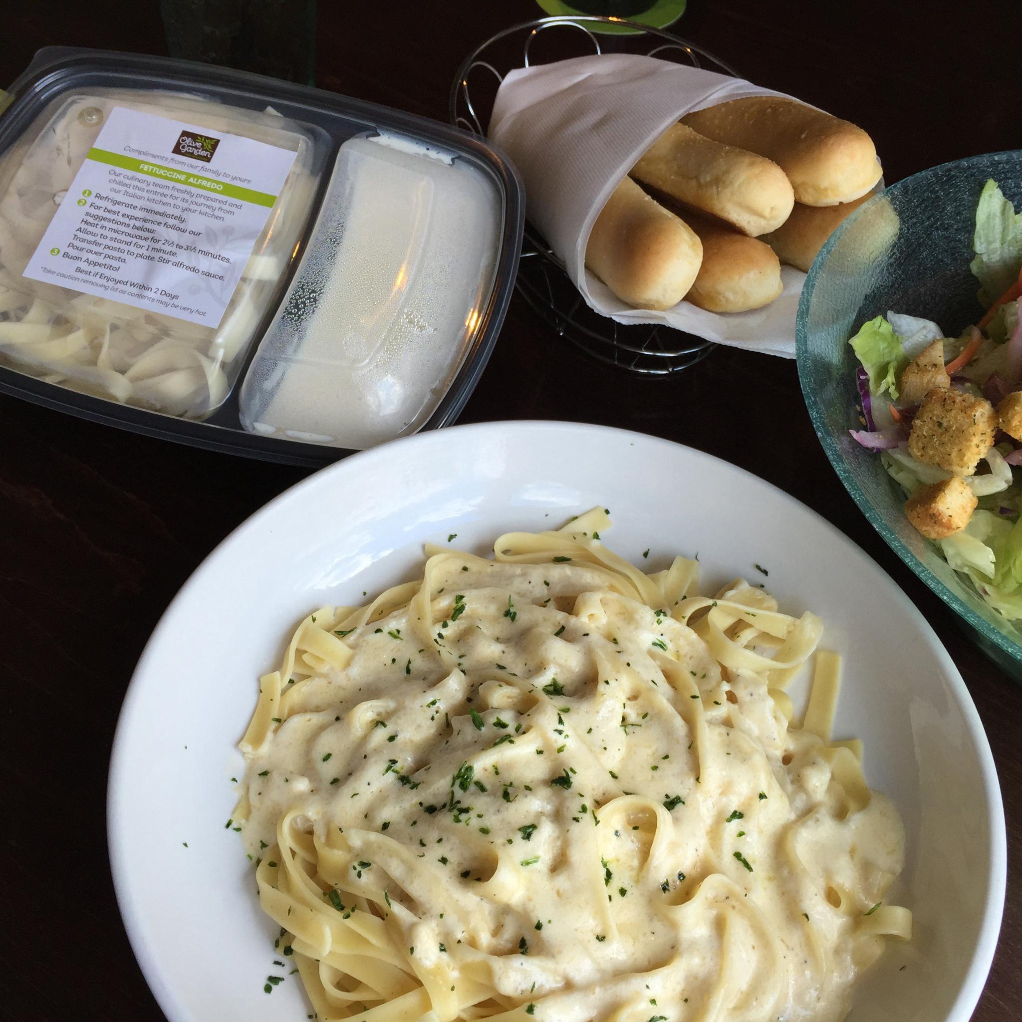 Olive Garden on Twitter: "Cheese for now and cheese for later. Yummy  forever. https://t.co/bbUDHHmdVV" / X