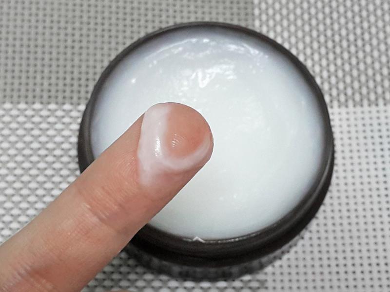 mimimikg's tweet photo. Мучают черные точки? #Innisfree #Jeju Volcanic Blackhead Out Balm — бальзам с вулканическим пеплом. #bishkek https://t.co/elj5lYmh2r https://t.co/NmhUJMOGpK