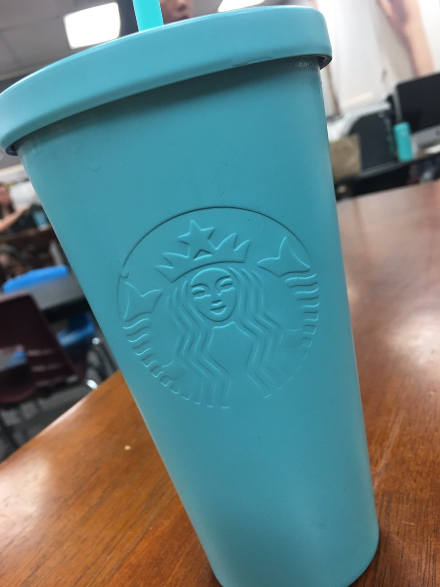 pawprintsstar's tweet image. I always bring a cold drink #bethevoice #heatwavehack @WHHSpawprints