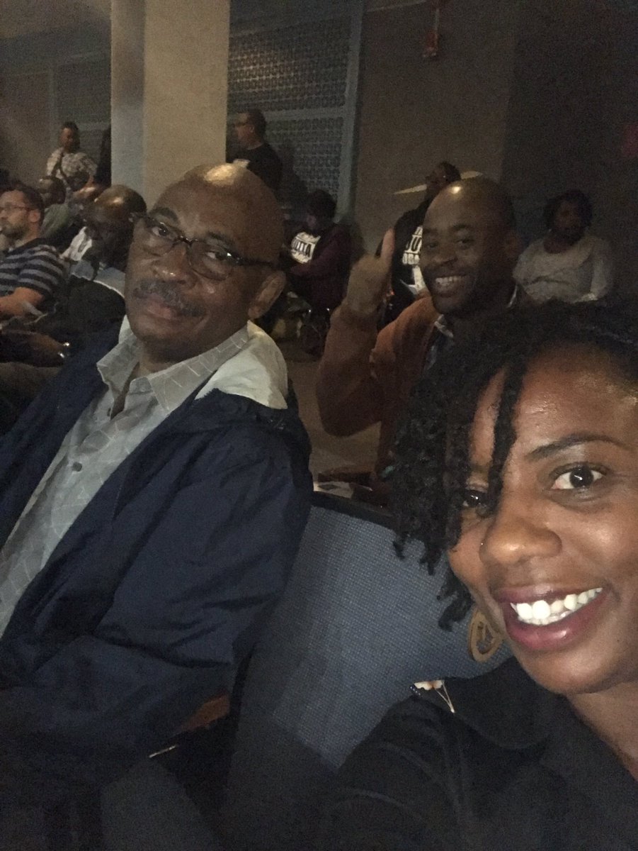 BiBi__Bennett's tweet photo. Failure is not an option in the District of Asbury🖤💙🖤 #APconvo17 #keeprising #literacy #selfie #asburypark @Asbury_ParkSD https://t.co/GdJdkTmFZ7
