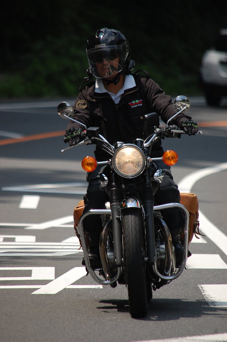 オメガ 0w0 בטוויטר 黒いバイクと聞いて カワサキはいいぞ W400 黒の日なので黒いバイクを晒せ