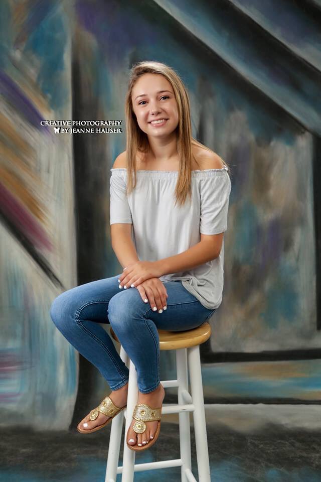 jeannehauser1's tweet photo. @sammymarcil #CPBJH #SeniorPics #SeniorPortraits #RIPhotography #SeniorPortraitPhotography #Burrillville #Friends #Seniors #SeniorYear #BFFS https://t.co/Rwh1P2agI2
