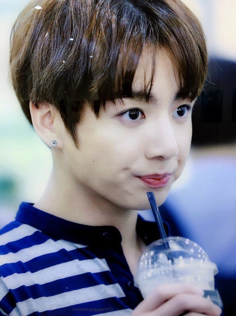 Koreaboo on Twitter: "Fans Notice BTS Jungkook's New Baby Photos Show