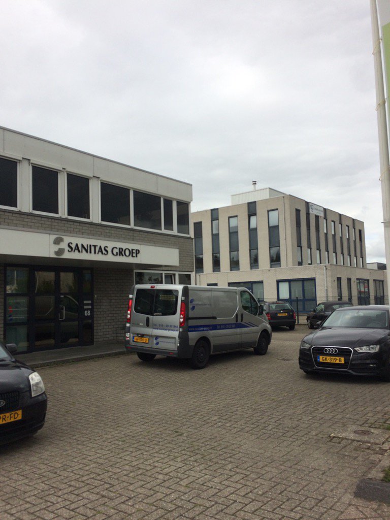 RoofUpdate's tweet image. Vergaderen met de deskundigen van Roof Update bij de asbestdetectie-experts van de Sanitas Groep