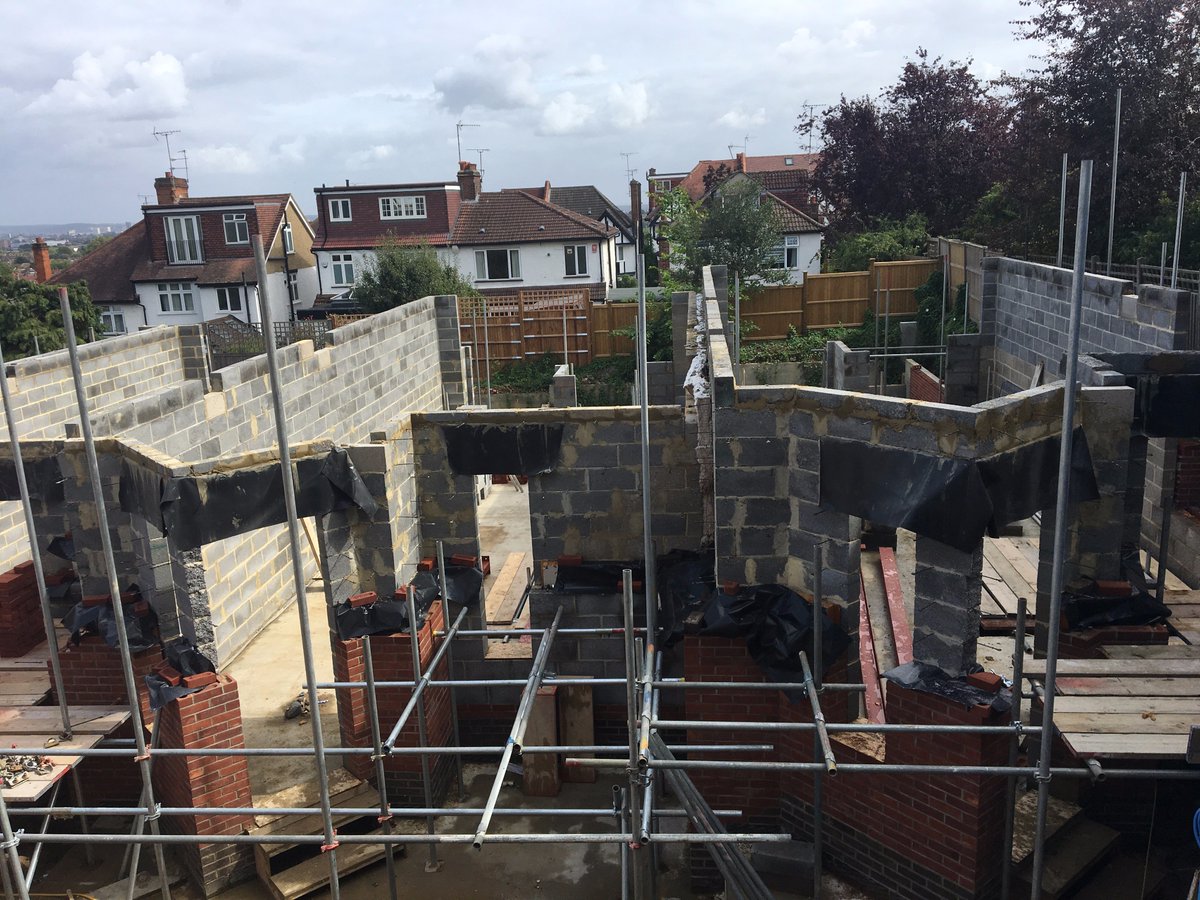 Wolff_Arch's tweet photo. Two of our North London projects are moving upwards quickly #shellandcore #construction #SiteVisit #Apartments #Townhouses #london https://t.co/XtJ8JeUwsL