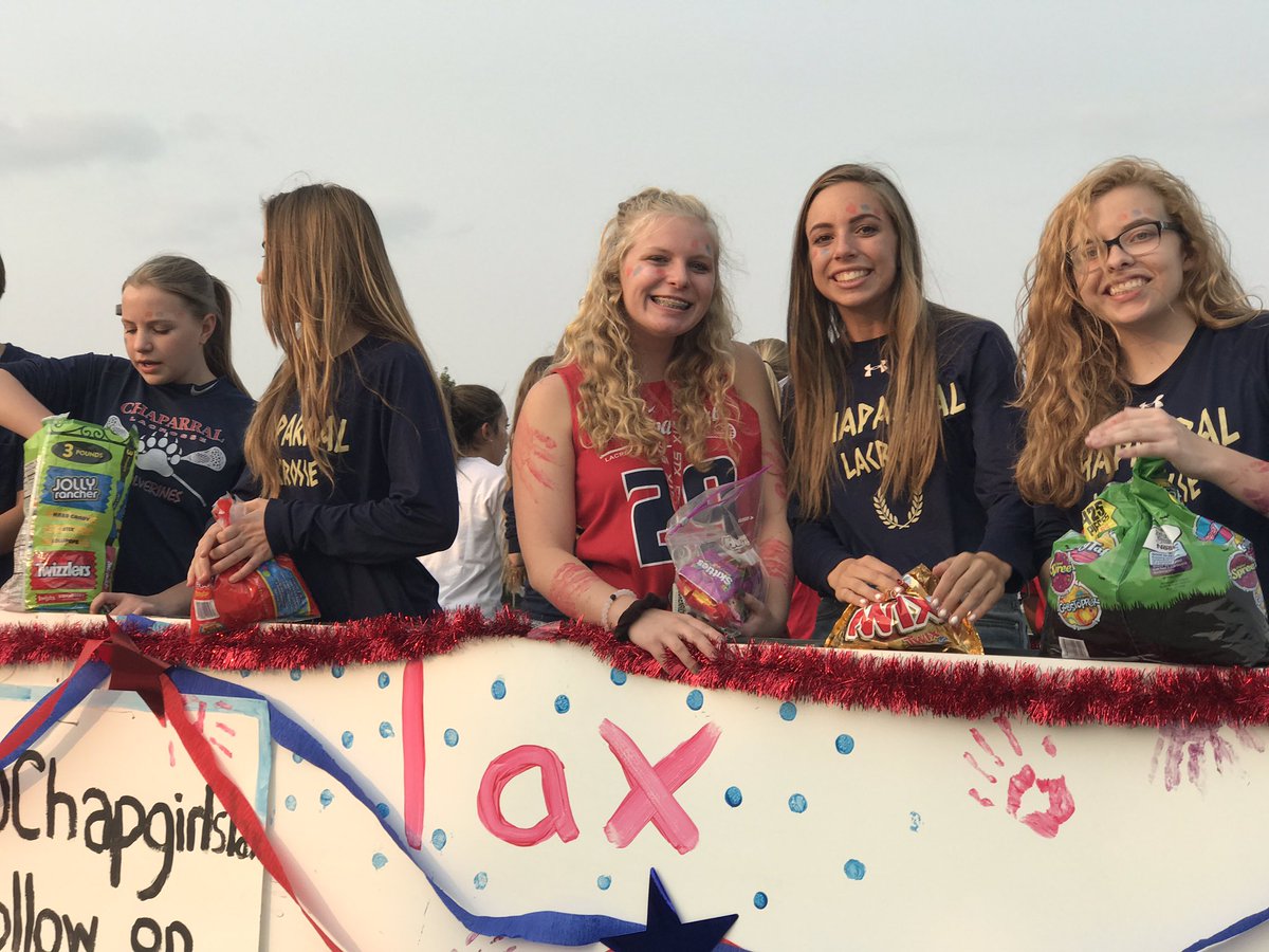 ChapHappenings's tweet photo. Homecoming Parade!!! 🎉🍬❤️ #ChapHoco2017 https://t.co/HZu6uEDD1C
