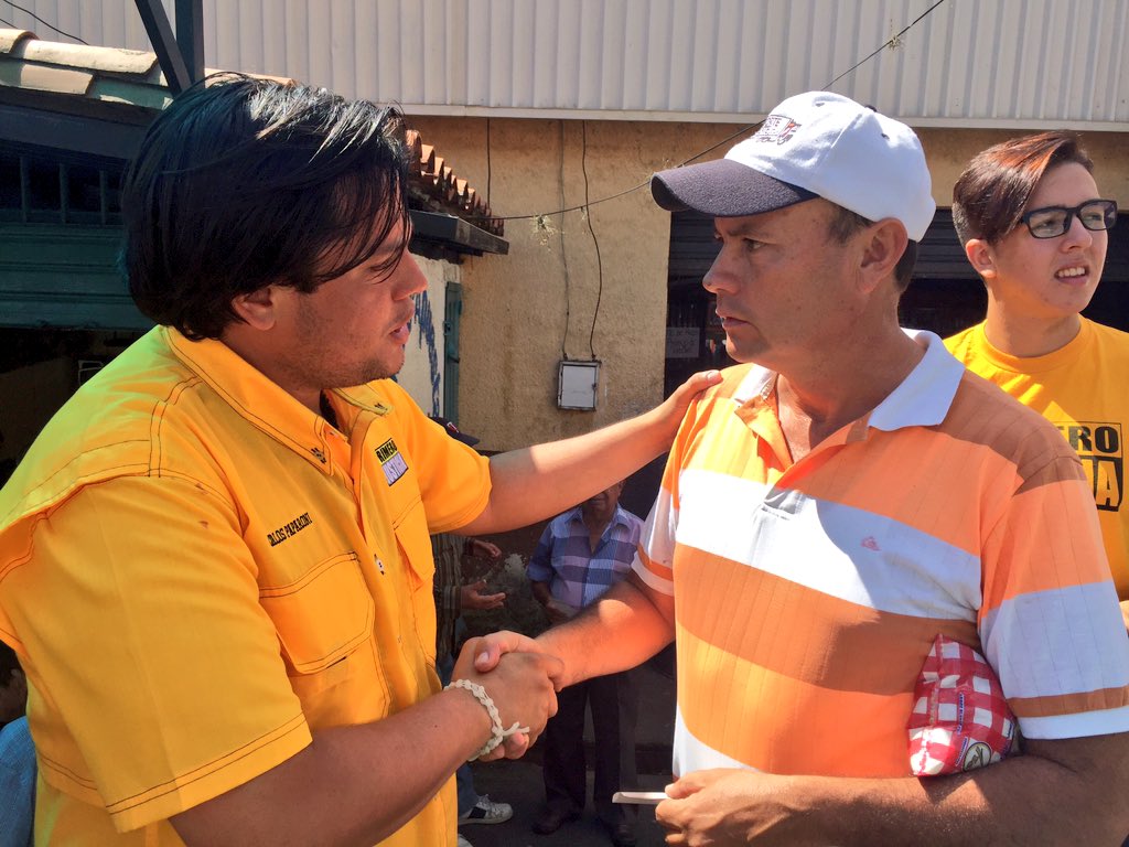 CarlosPaparoni's tweet photo. #Mérida temprano que tarde todo va a cambiar. Quienes están en el poder tienen a miles de venezolanos haciendo colas por comida. #Tovar https://t.co/rWXCkIESdr