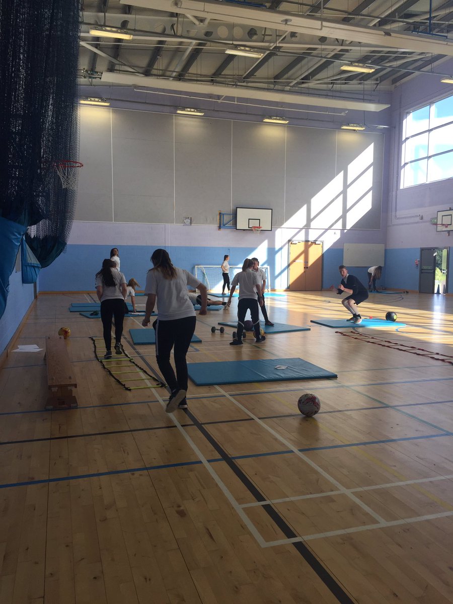 LornshillPE's tweet photo. Our Higher pupils working on their own individualised programmes which they made up this week #physicalfactor #personalisedprogramme https://t.co/Xo63RsVkxy