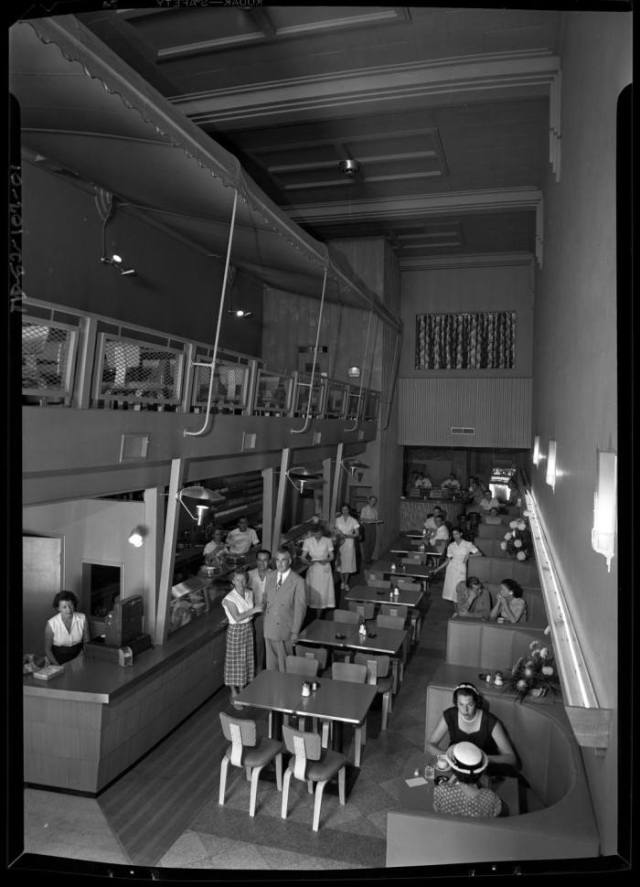 outandabout's tweet photo. More than 10K readers total for these two stories about a 1950s Austin cafe. https://t.co/KIt3cyJShm @VisitAustinTX @texashistorycom https://t.co/wG7JwnOgeR