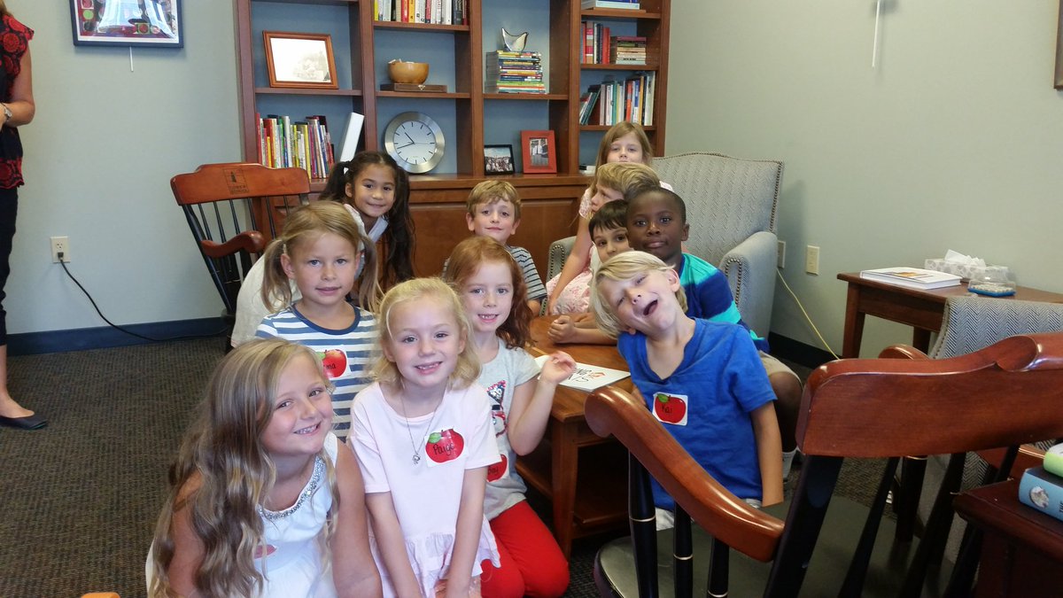 tdelehaunty's tweet image. First day. The 1st grade visits! #TowerSchool #LearningRoutines