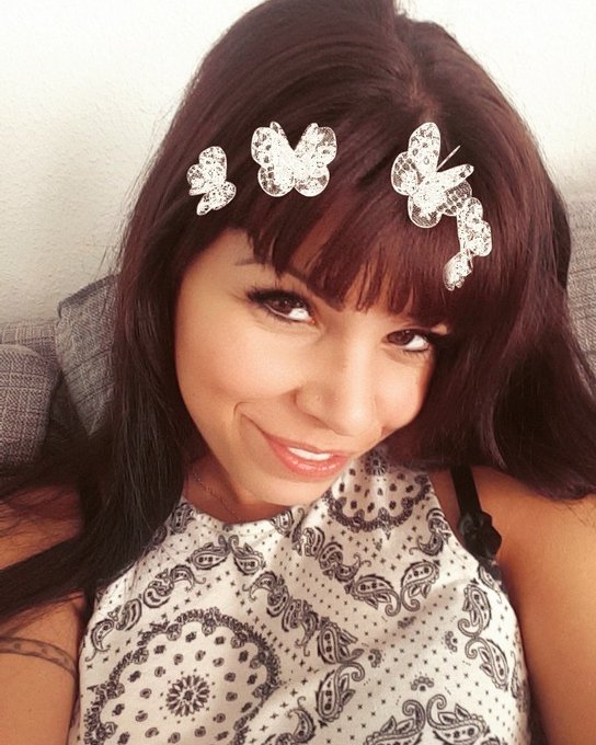 Enjoying my off day 😍 ich geniess es einfach mal nichts zu tun d&uuml;rfen😘 https://t.co/HoS697bxKS<a href="/tag/follow"class="tags"><span>#follow</span></a><a href="/tag/weekendvibes"class="tags"><span>#weekendvibes</span></a><a href="/tag/camgirl411"class="tags"><span>#camgirl411</span></a><a href="/tag/likeforfol"class="tags"><span>#likeforfol</span></a>