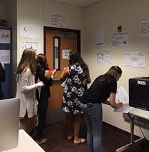 sherrell_lander's tweet photo. @CHPantherPride 
Sharing our Findings w/ a 
Gallery Walk!
#chpantherpride https://t.co/KqfOK0Al81