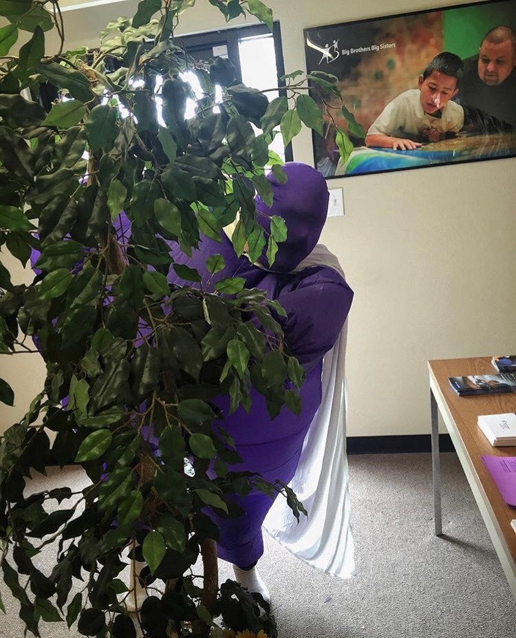 bbbswfalls's tweet photo. SPOTTED: Mr. Big in the #bbbswf office! Tomorrow is #texomagives so remember to log online to give BIG to BBBS! Donations will be matched! https://t.co/1vmTPrOwCX