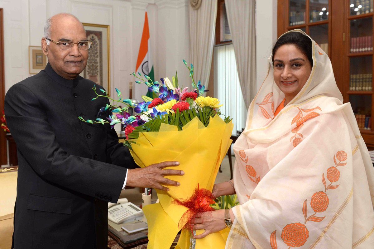 HarsimratBadal_'s tweet photo. Met with honourable President Sh.Ramnath Kovind ji and invited him for the closing ceremony of World Food India 2017. https://t.co/WPn53PXaB4