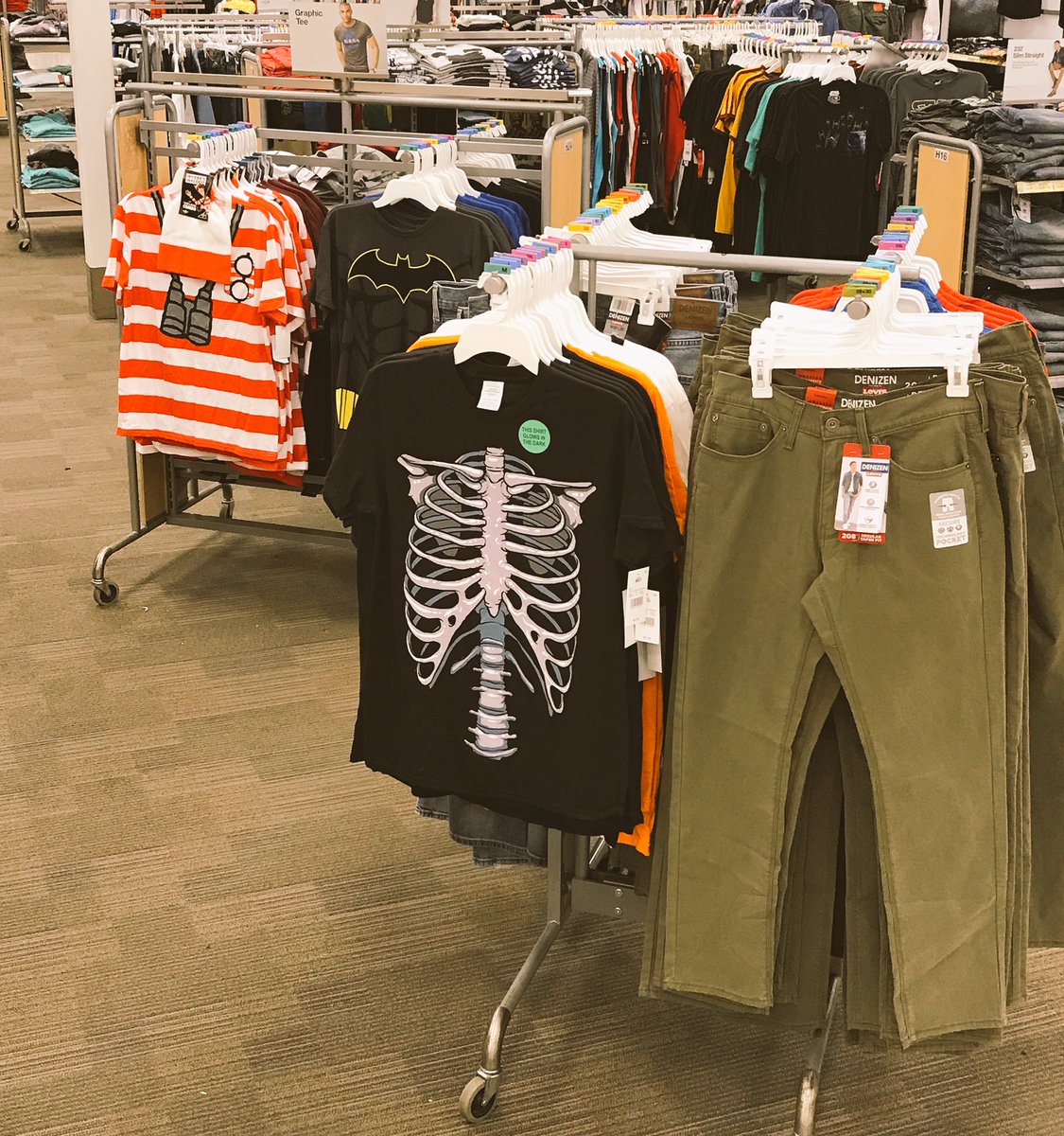 sarah_sklar1's tweet photo. And for the inner child of every guy out there, may we suggest a t-shirt?!? #Southportstylesquad #spooktacular #whereswaldo #attarget https://t.co/jbPHq3o55X