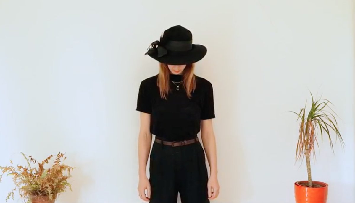 'The Garden' by <a href="/carladalforno/">Carla dal Forno</a>: gorillavsbear.net/premiere-carla…