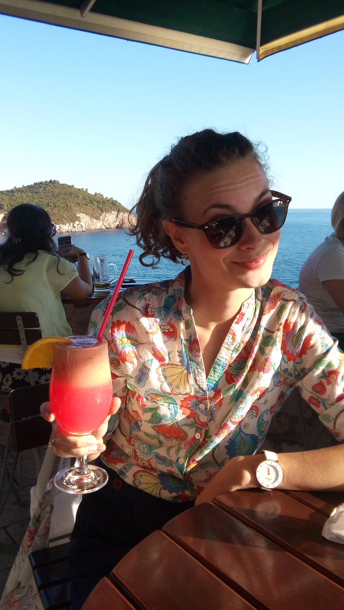 d_puskaric's tweet photo. Gospođa Brlić Puškarić je zadovoljna bračnim putovanjem
#Dubrovnik #Zidine #CoctailParty #NijeBegCicija https://t.co/MUQ5LKaRUt