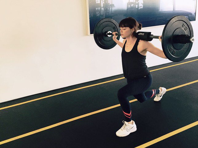 ProWaterUK's tweet image. In this week's #WednesdayWorkout we look at actress, Emma Stone, and how she got in shape ahead of her new film! 🎾💪🏻prowateruk.com/2017/09/06/wed…