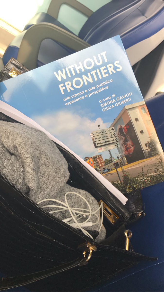 AspassoconBlue's tweet photo. Libri da leggere in autunno. #vitadacritico #withoutfrontiers @mantova2016 @mattpalazzi #lunettaColori l'arte può https://t.co/t1yBeO3xmr