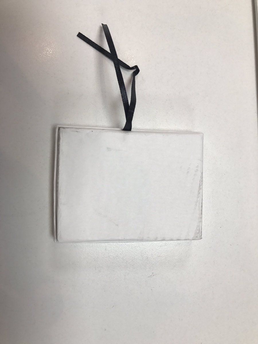 ktlewis85's tweet photo. @ZARA very disappointed with the state a gift card I ordered arrived in. Online customer services weren't particularly helpful either! https://t.co/bAskpv3onq