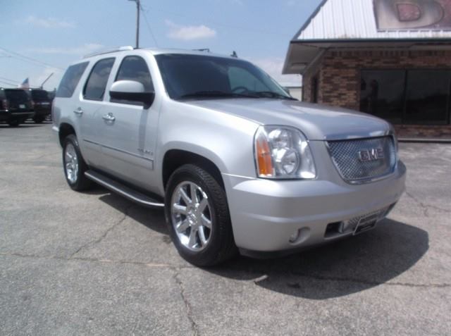 DirectAutoplex's tweet photo. This 2012 GMC Yukon has all the features you want! Come see us today. https://t.co/xA1zVc5I4b #gmc #yukon #directautoplex #midland #gmcyukon https://t.co/Eho0SjUW1X