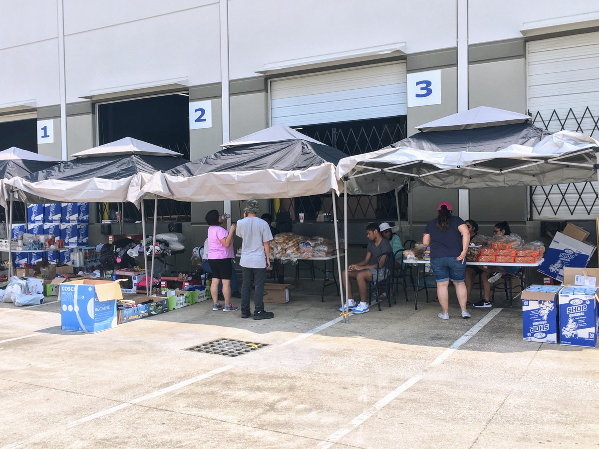 PSABDPWorld's tweet photo. Our Houston warehouse opened as a supply distribution center over the weekend to help employees recovering from Harvey #OneBDP #BDPCares https://t.co/4JrwDts9lh