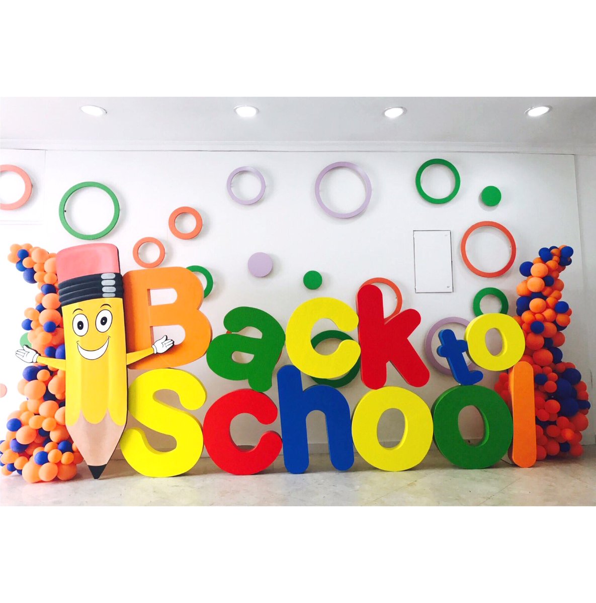 BalloonyLand's tweet photo. Special designs for "Back To School" decorations, only from Balloonyland 🎈✏️🚌 https://t.co/j4t7NeRYvd