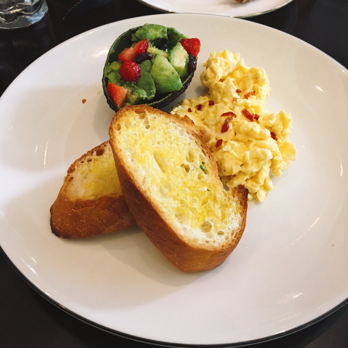 Lunch date with baby 🍽