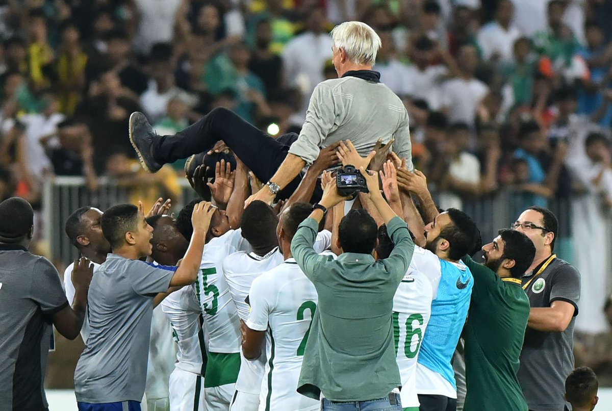 fifaworldcup_es's tweet image. El mando de Van Marwijk 👓
Los goles de Al-Sahlawi ⚽️

Arabia Saudí 🇸🇦 vuelve a un Mundial tras 12 años: fifa.to/e/sCICsGNUdG #Rusia2018