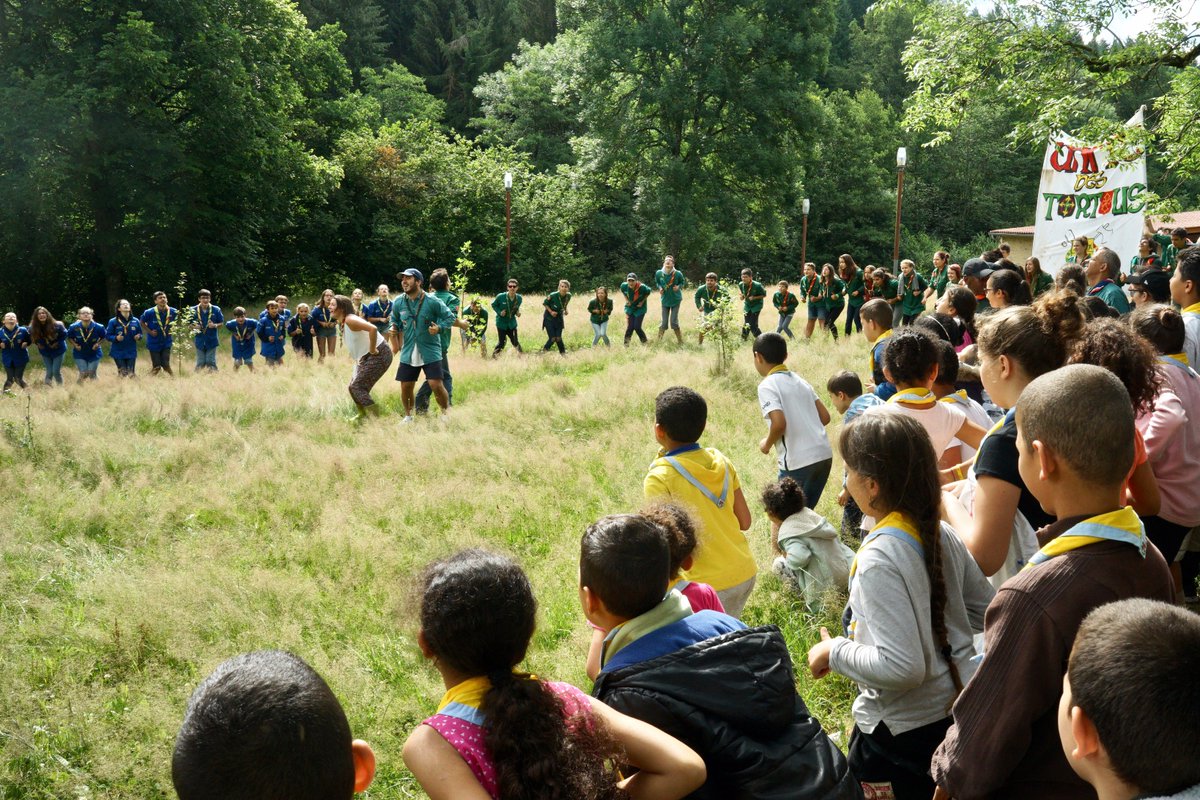 FondIslamFR's tweet photo. Retrouvez en images le camp d'été citoyen mis en place par la #FIF avec @ScoutsMusulmans à #Viscomtat en Auvergne. https://t.co/ZcH5Pjw1a1 https://t.co/7OvfP84tr5