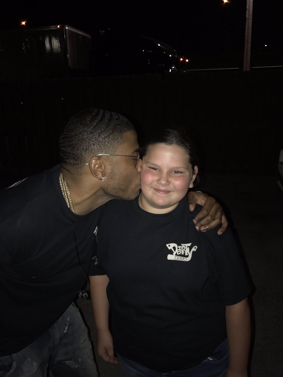 dizzle092's tweet photo. Big Shot out to @Nelly_Mo  for making my daughters night! Hailey will never forget! https://t.co/EgTiZ0Svzy
