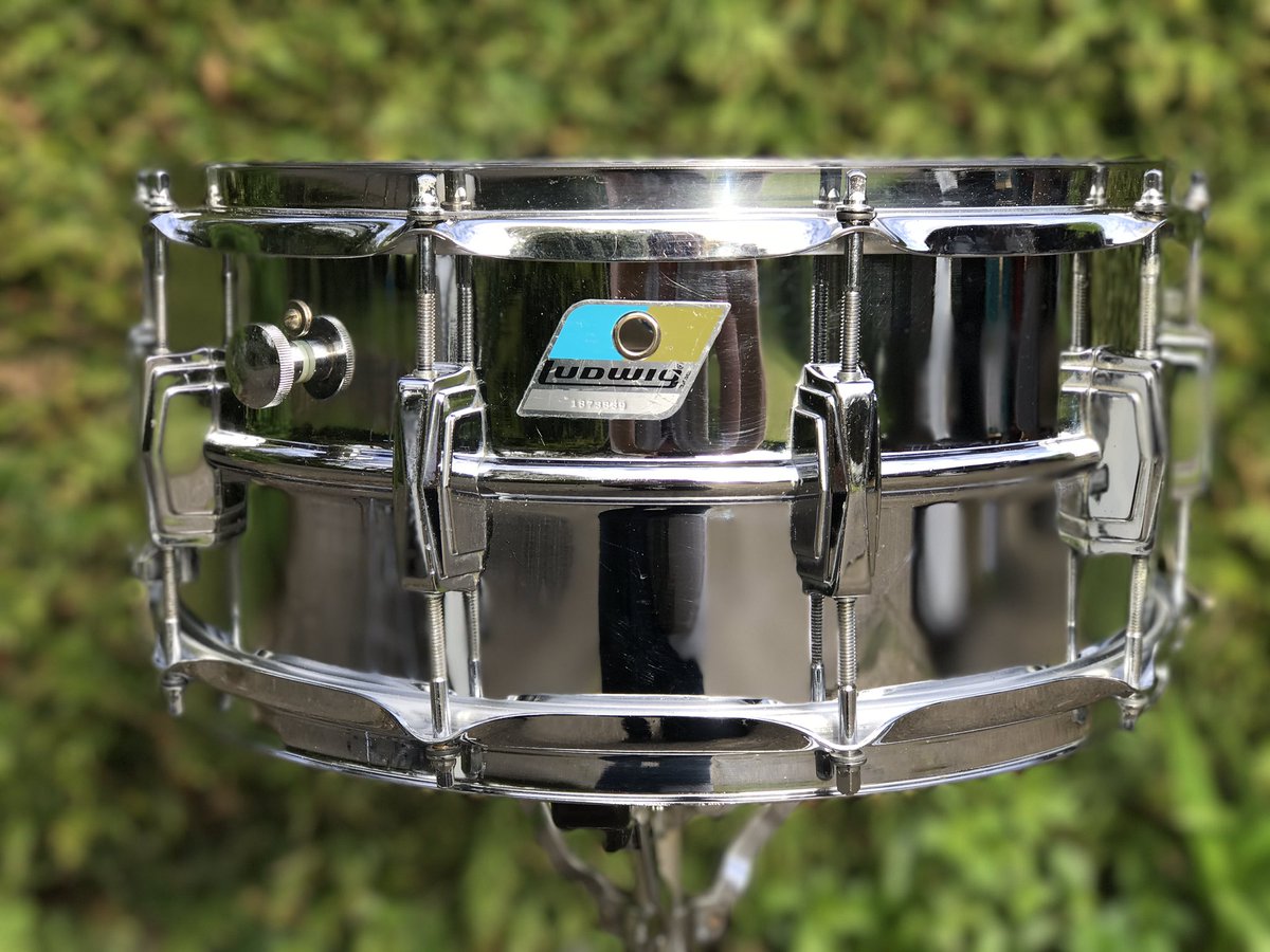 mattgoom's tweet photo. One from my collection and one of my favourite snare drums @LudwigDrumsHQ 
Ludwig 402 from 1978.
All original and in beautiful condition. https://t.co/ESz9D73mbl