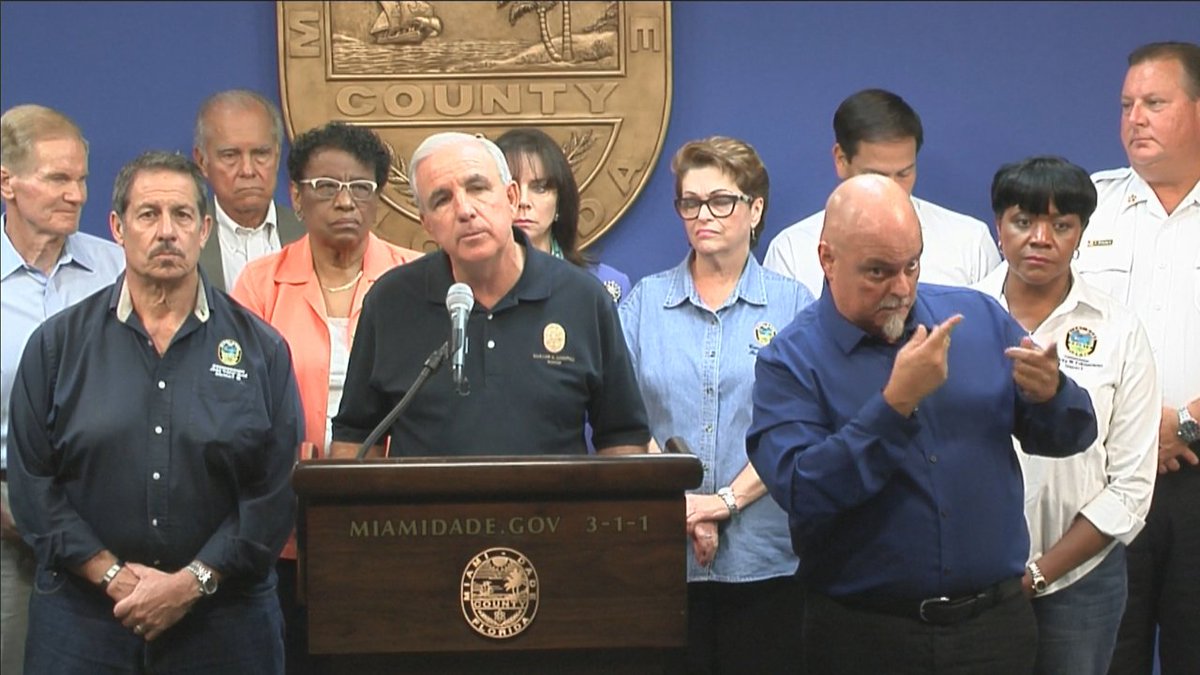 #BREAKING Miami-Dade holds off on ordering mandatory evacs, but shelters to open at 5 pm bit.ly/2gMH9uq?utm_me… https://t.co/vtWbdsnM5V