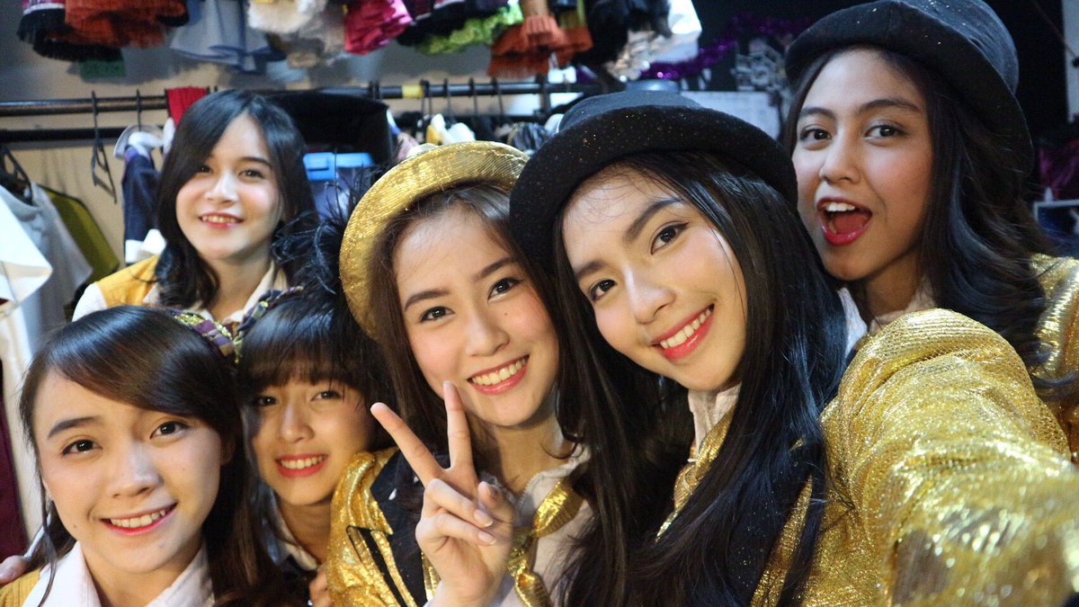 gmarthagraciela's tweet photo. otsukare!
seneng banget bs ketemu lagi, benerbener bernostalgia tadi! semoga bs ketemu dilain kesempatan💕

#JKT48Gen3Unstoppable https://t.co/CQN3qP8Ztu