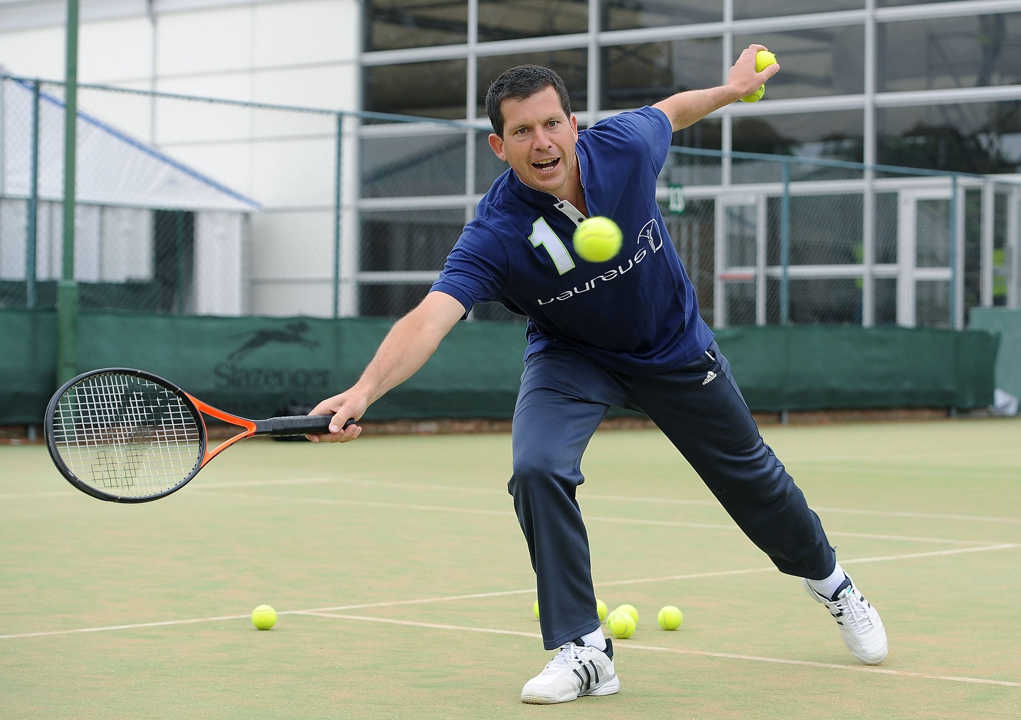 A very happy birthday to British tennis legend and Laureus Ambassador Tim Henman!    