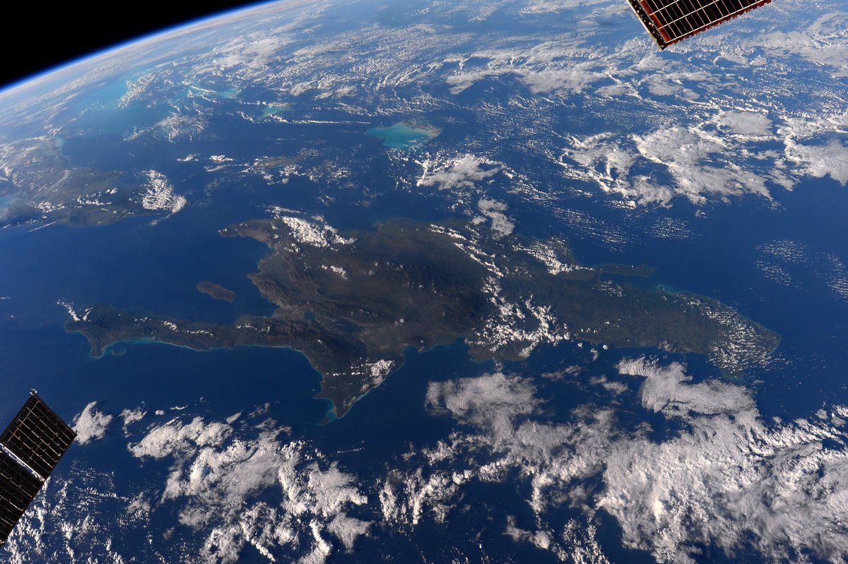 AstroTerry's tweet image. A mis amigo en el Caribe, cuídense mucho, y que todo salga bien con el paso de Irma.  Be safe from Irma folks, this is a deadly storm. #Irma