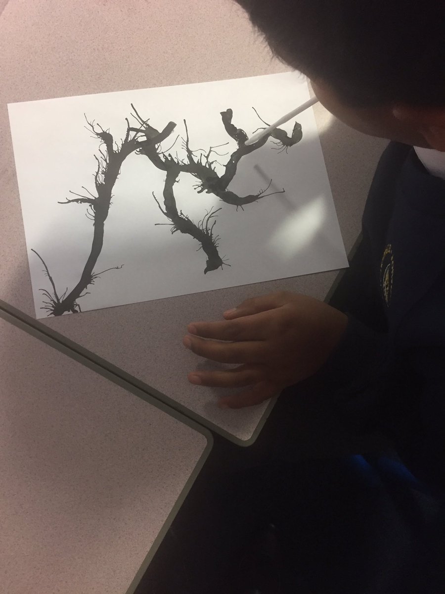 StPaulsBolton's tweet image. Y6 have been busy creating some beautiful Asian inspired artwork,watch this space for the finished products! #primaryart #greattocreate