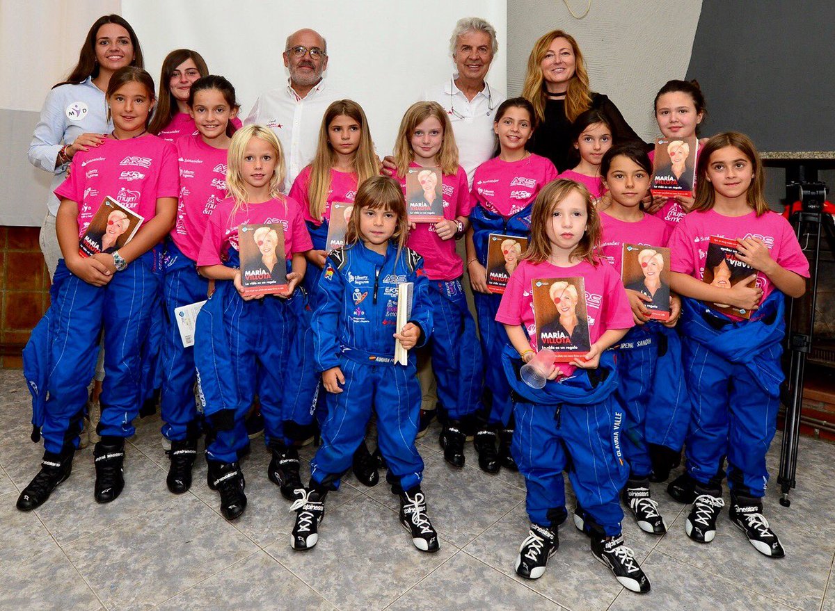 Qué buen día pasamos <a href="/cris_tortu/">CRISTINA GUTIÉRREZ</a> <a href="/AlfonsoJimenezP/">Alfonso Jiménez Prado</a> <a href="/EMILIODEVILLOTA/">Emilio de Villota</a> en el 1 campus <a href="/mujerymotor/">Mujer y Motor</a> <a href="/MartaAriza/">Marta Ariza</a> enhorabuena por tu trabajazo!