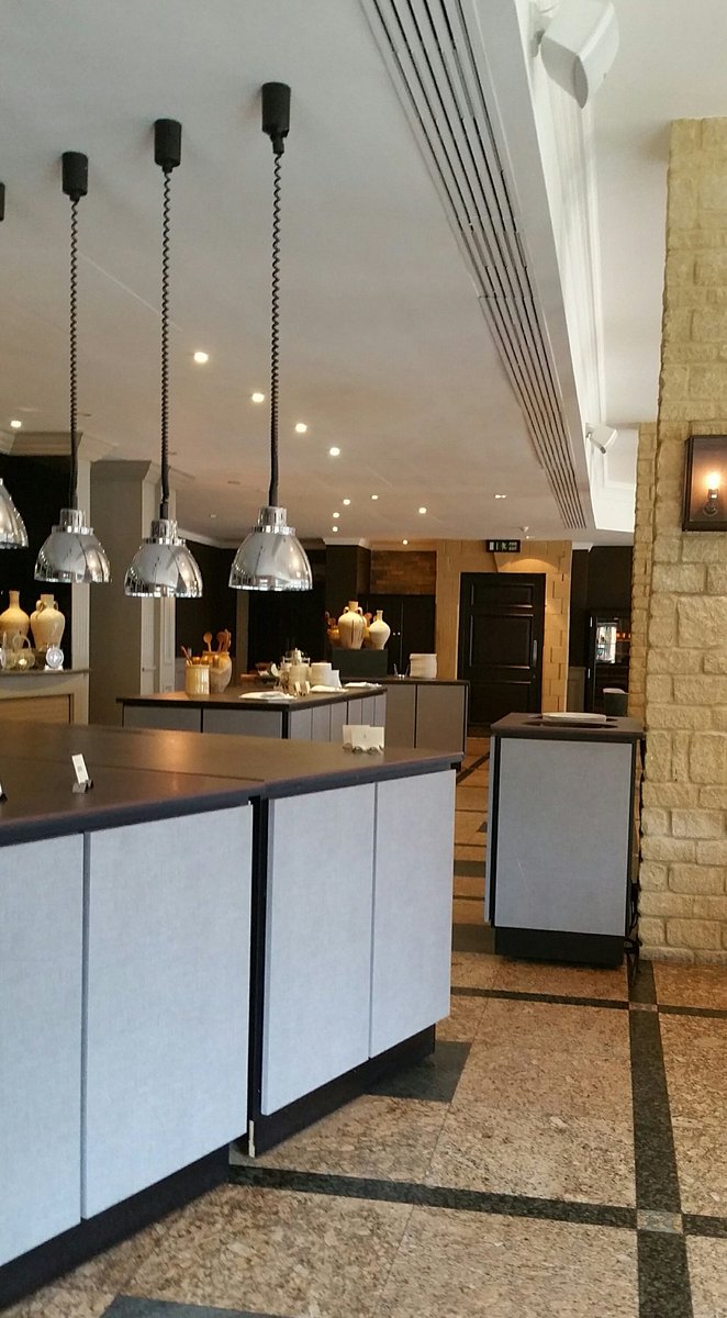 TaranSupport's tweet photo. The Brasserie at @PennyhillPark is so stylish.. Shame I missed the breakfast! https://t.co/j7vAitZ2x5