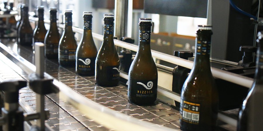 BirraSalento's tweet photo. Da oggi #Pizzica della linea #Passione è disponibile anche nel formato da 33cl #BirraSalento #birraiperpassione #salento #puglia #craftbeer https://t.co/Nwecc01Bq1