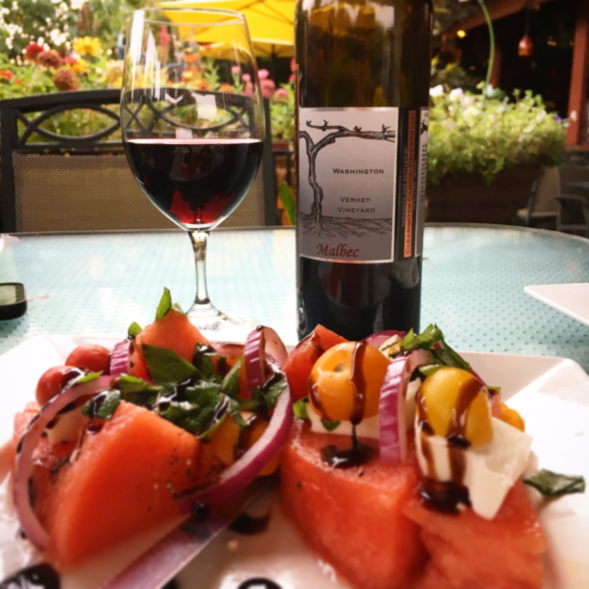 Happy #winewednesday from the #lewisclarkvalley
#lewisclarkwine #idahowine #wawine #lcvalley #awardwinningwine