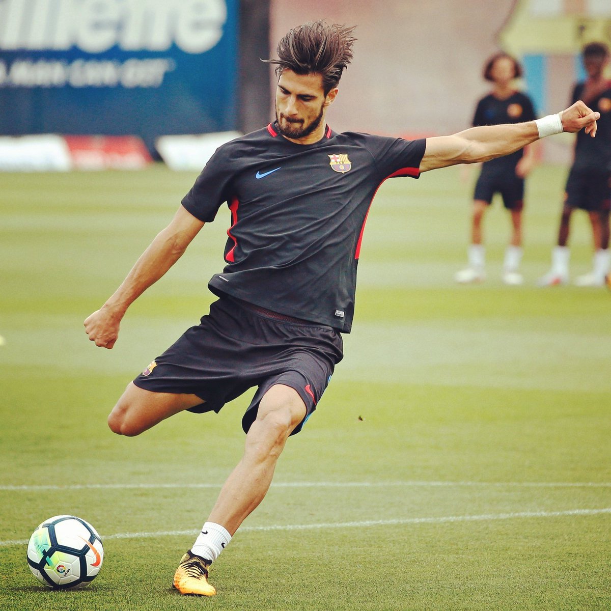 André Gomes tweet media