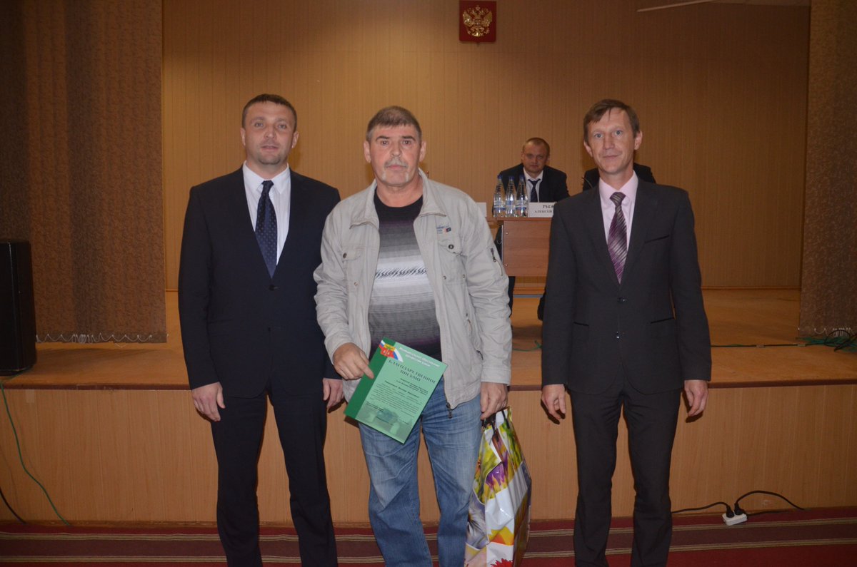 amo_schekino's tweet photo. @Tularegion71 Глава администрации Щекинского района О.А.Федосов провел встречу с населением северо-западного микрорайона г.Щекино в "Лицее". https://t.co/kPFcOHJ0LK