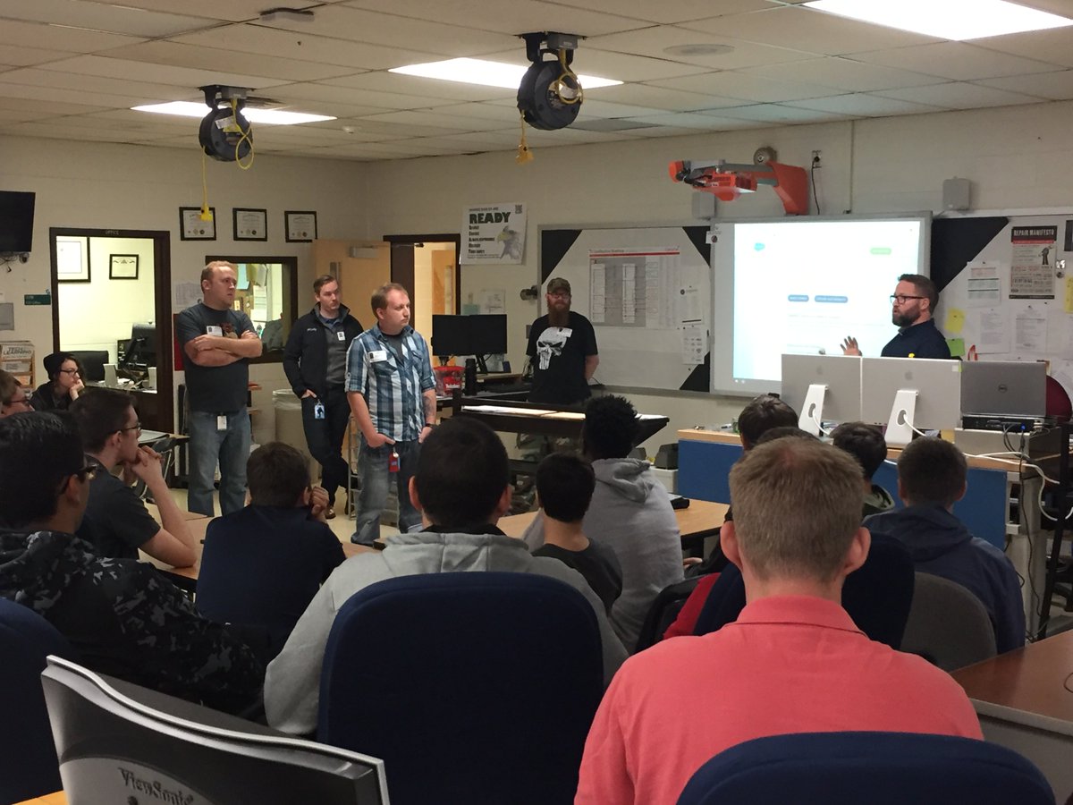 Alan_A_Jensen's tweet image. In a collaborative effort between Monroe and Salesforce, students are preparing for the upcoming Cyber Patriot/cyber security competition.