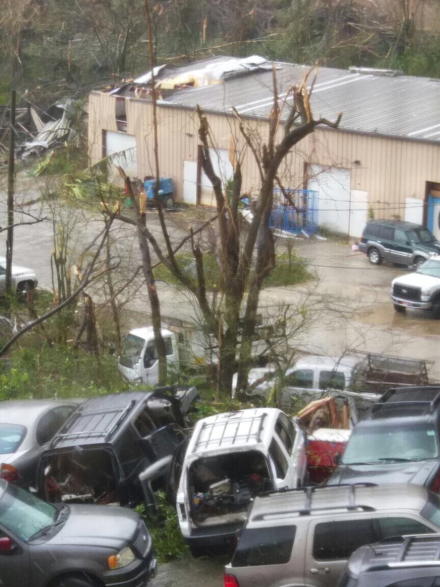AlmoralesMarlon's tweet photo. Live pictures from BVI tortula #hurricaneirma2017 https://t.co/LMAEeYbSow