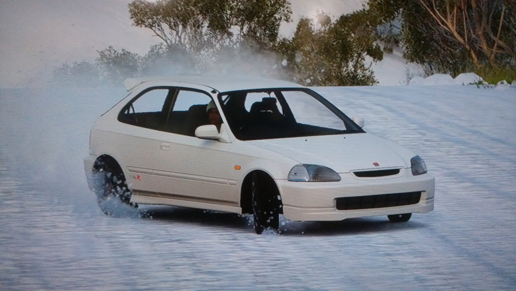 Uzivatel Skr Skyline Gt R Na Twitteru ドリフト好きに人気な駆動方式 それは Fr 4wd ですが Ff車 だってドリフト出来ます Ff車は 前輪にパワーが伝わるので コーナー進入時にサイドを何回も引く事により フロントタイヤがロックされドリフト状態へと持って