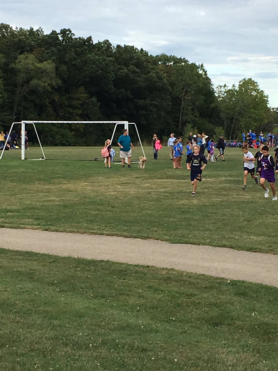 jen_scheuerman's tweet photo. It was a beautiful day for a cross country meet. #chmseagles https://t.co/xvbRiJfqop