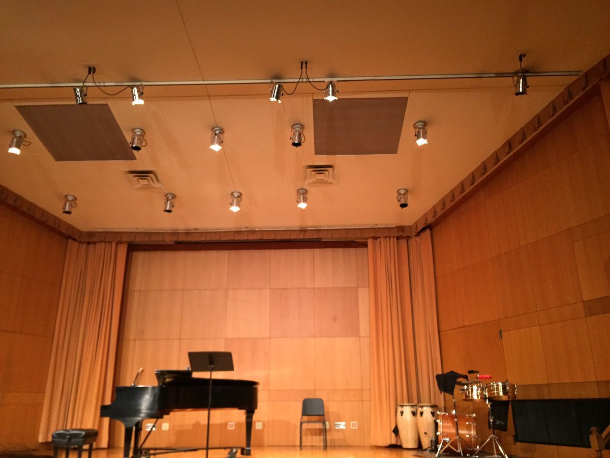 edunajpr262's tweet photo. Getting ready to hear the Conservatory faculty play and sing for Hurricane Harvey! #CapMusic https://t.co/exY9uxYRH1
